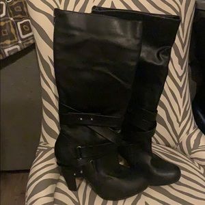 Madden girl black leather strapping boots